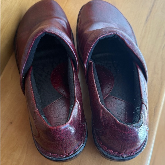 b.o.c. Deep Red Clogs - Picture 6 of 6